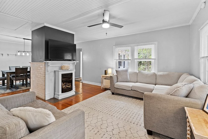 Welcome home to peaceful country living just minutes from South - photo 4