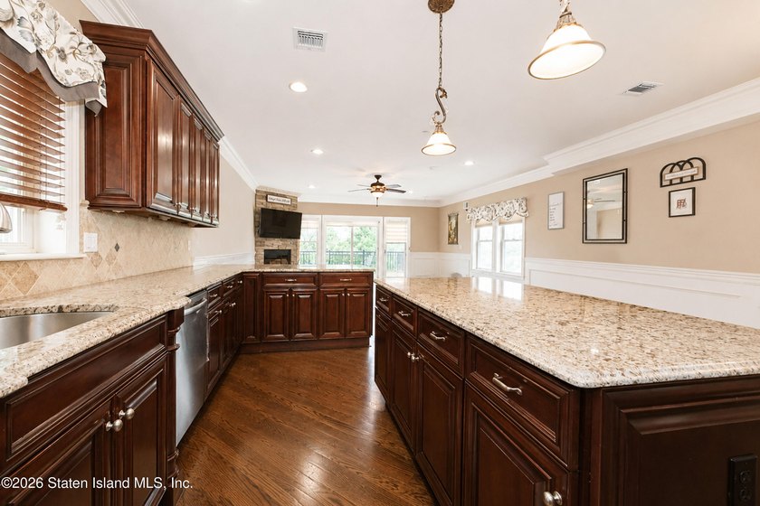 Custom built exceptional home presents an opportunity for buyers - photo 14