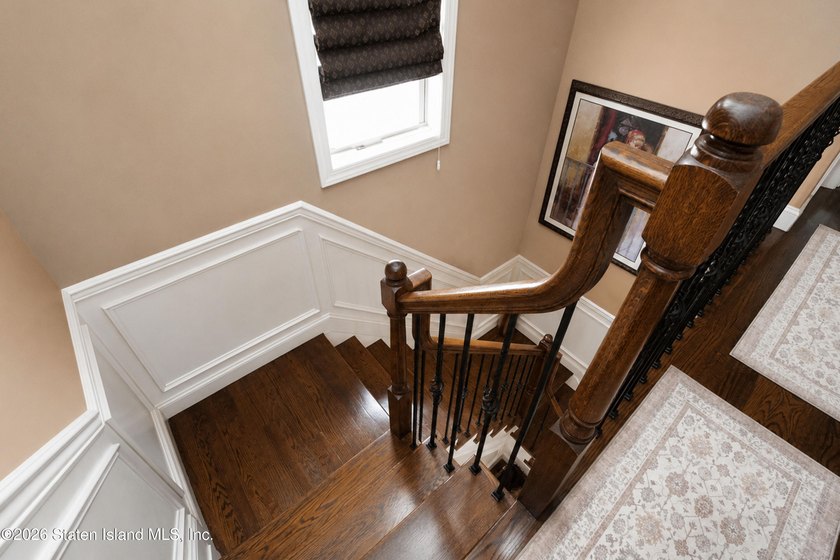 Custom built exceptional home presents an opportunity for buyers - photo 21