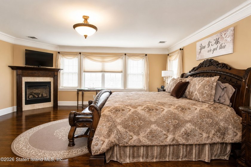 Custom built exceptional home presents an opportunity for buyers - photo 22
