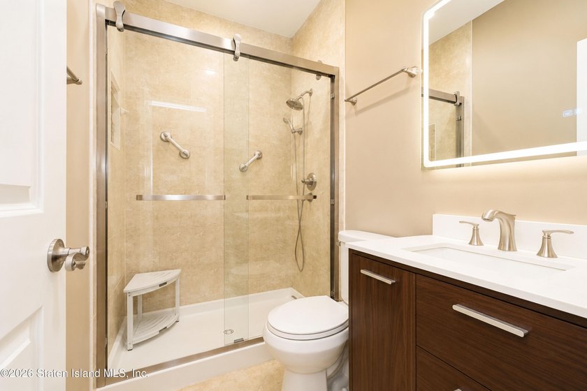 Custom built exceptional home presents an opportunity for buyers - photo 42