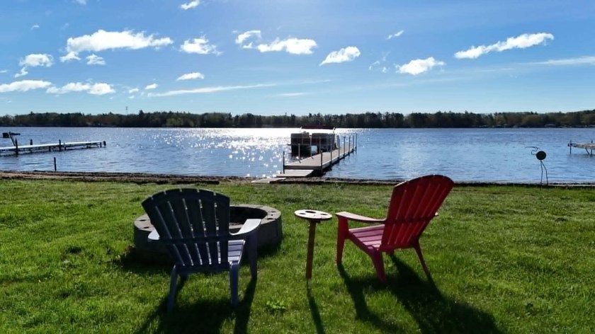 Welcome to your dream lakefront retreat on beautiful Cedar Lake - photo 3