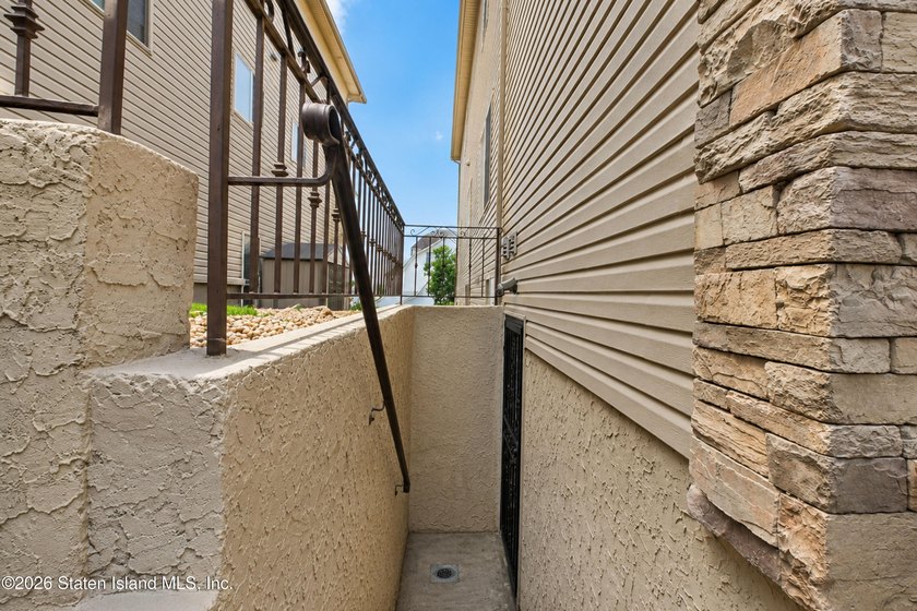 Custom built exceptional home presents an opportunity for buyers - photo 44
