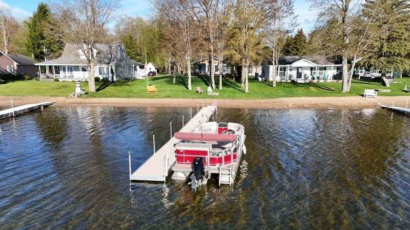 Welcome to your dream lakefront retreat on beautiful Cedar Lake - photo 4
