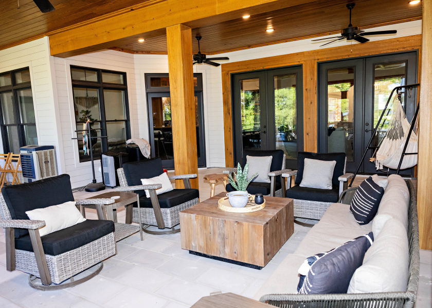 Porch - photo 15