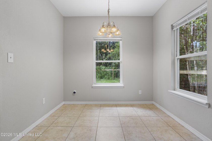 Cute as a button! Move-in ready 3 bed, 2 bath home close to - photo 12
