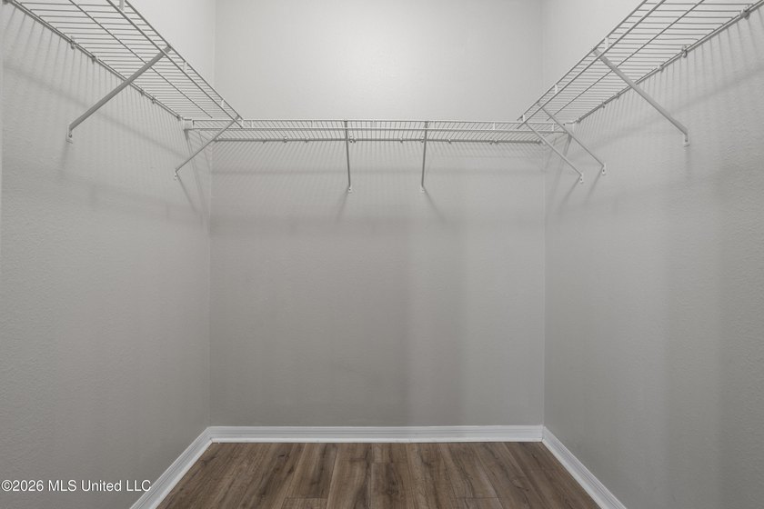 Cute as a button! Move-in ready 3 bed, 2 bath home close to - photo 18