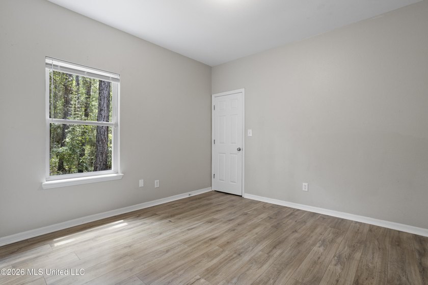Cute as a button! Move-in ready 3 bed, 2 bath home close to - photo 21