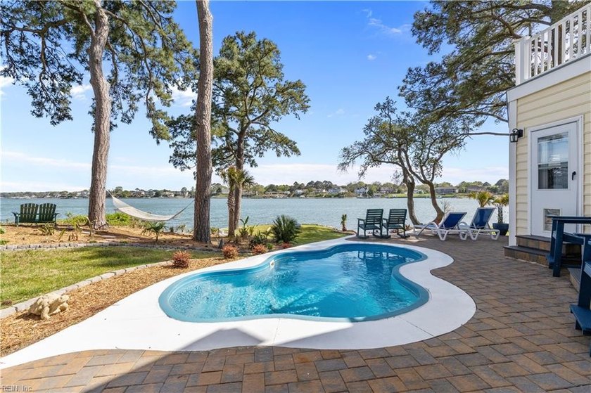 Welcome to a rare waterfront masterpiece! Exceptional &amp; secluded - photo 42