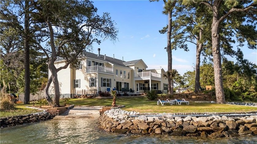 Welcome to a rare waterfront masterpiece! Exceptional &amp; secluded - photo 46