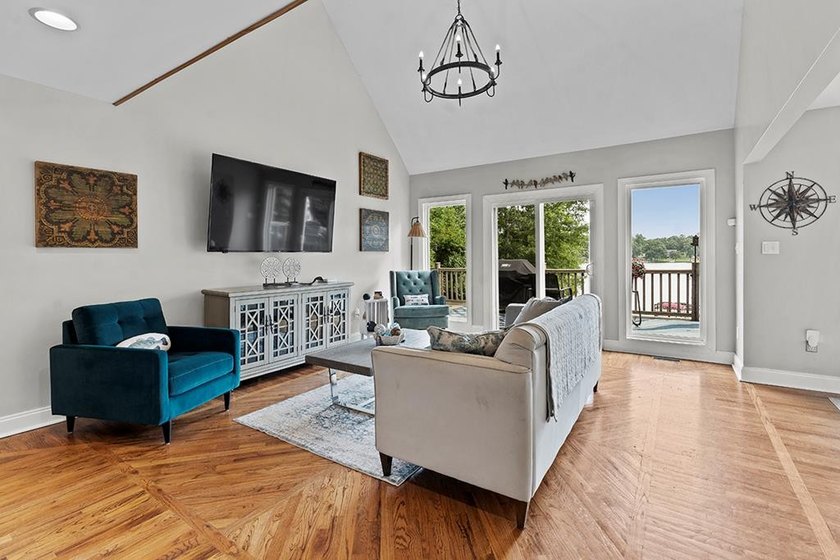 Finding a home on Lake Greenwood that offers both expansive big - photo 2