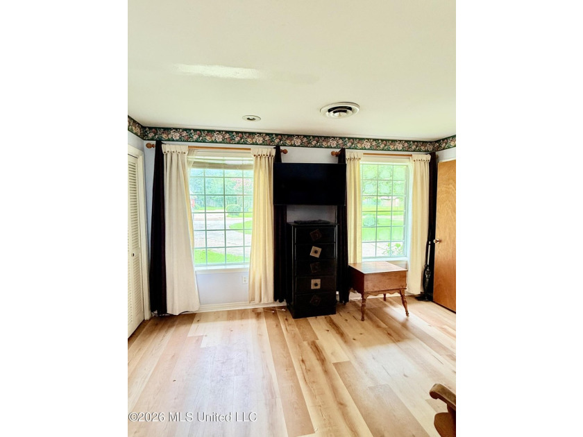 Get a glimpse of this beautiful 4 bedroom, 2.5 bath residence - photo 20