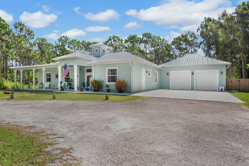 Meticulously maintained, custom built in 2017, 3 BR/ 2.5 BA CBS - photo 5