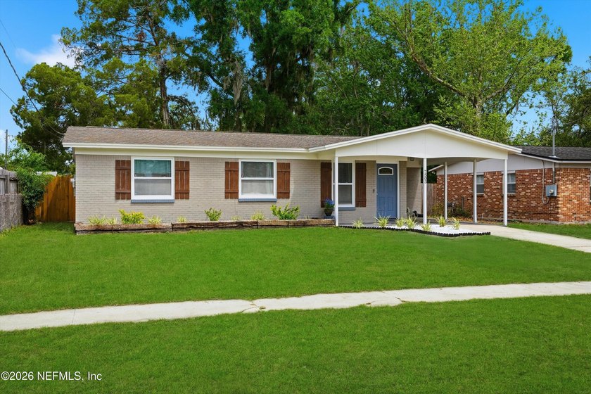 Welcome to this charming, move-in ready home in the heart of - photo 3