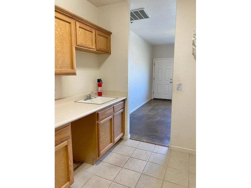 Fantastic Investment Opportunity! This duplex is ideally - photo 10