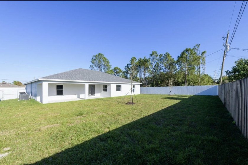 Beautiful 2022 CBS home featuring 4 bedrooms, 2 bathrooms, and a - photo 8