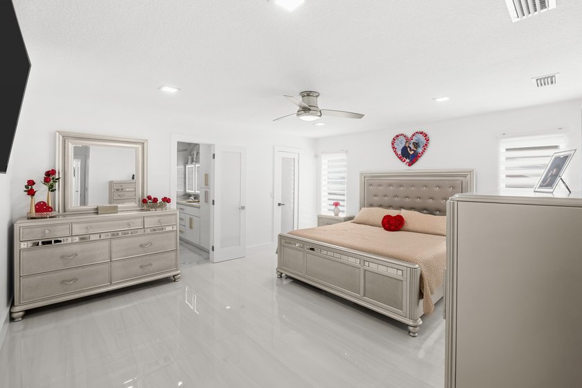 Welcome to this single-story residence in the desirable Lake - photo 24