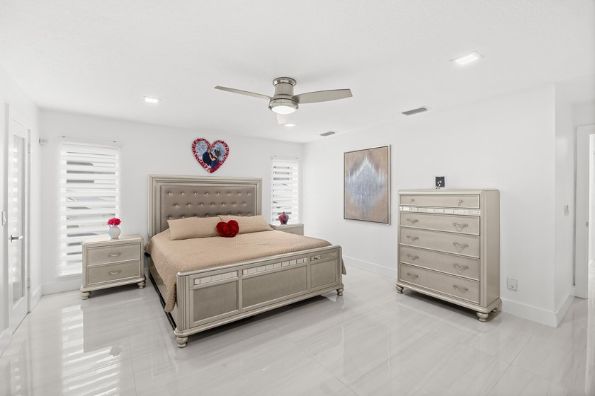 Welcome to this single-story residence in the desirable Lake - photo 25