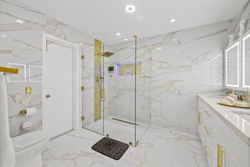 Welcome to this single-story residence in the desirable Lake - photo 27