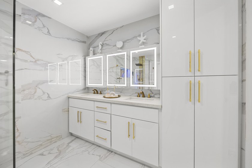 Welcome to this single-story residence in the desirable Lake - photo 28
