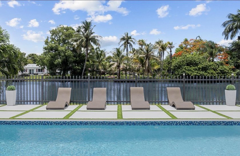 Welcome to this single-story residence in the desirable Lake - photo 50