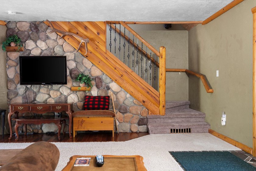 COMPETITIVELY PRICED TO SELL! This recently renovated, FULLY - photo 6