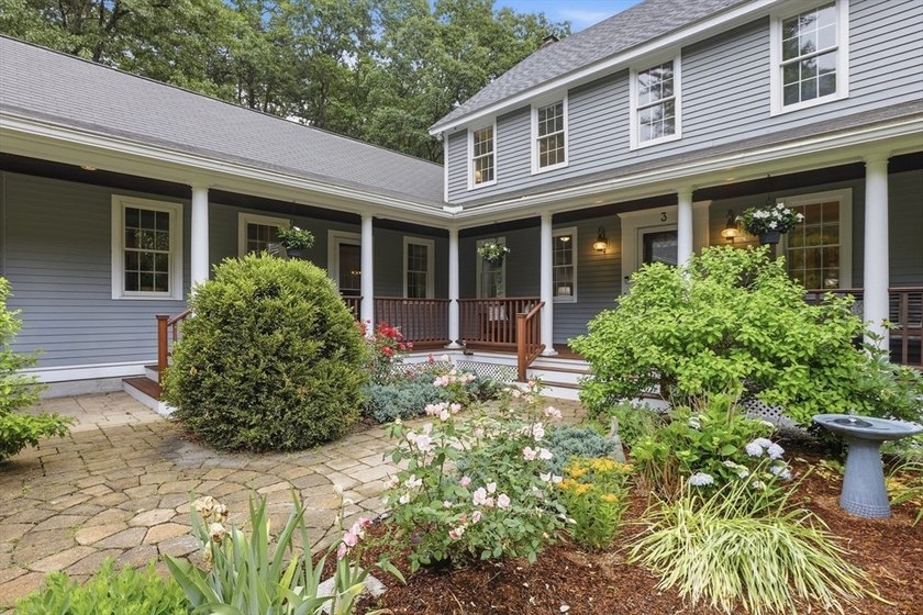 Welcome to this beautifully updated Colonial set on 1.74 acres - photo 5