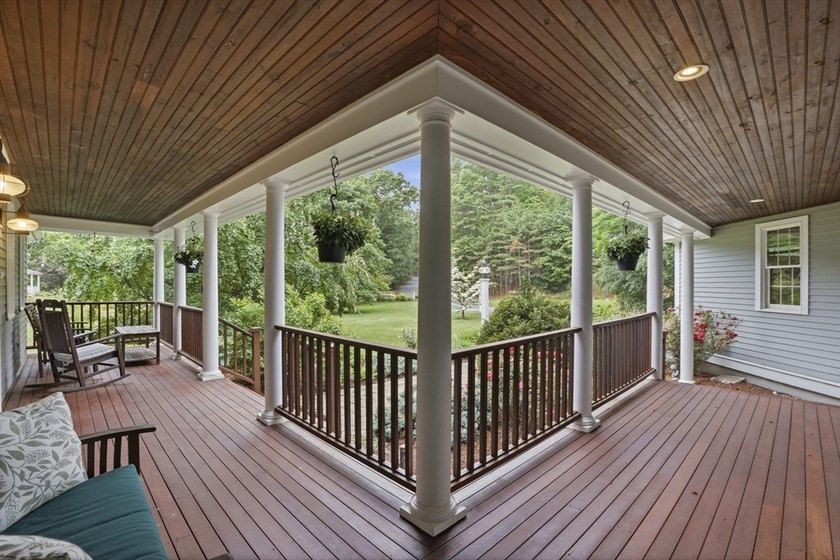 Welcome to this beautifully updated Colonial set on 1.74 acres - photo 6