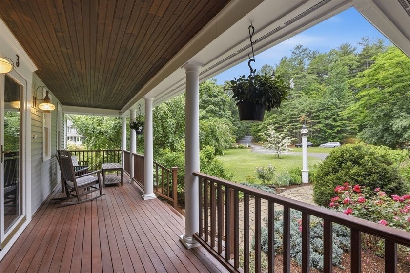 Welcome to this beautifully updated Colonial set on 1.74 acres - photo 7