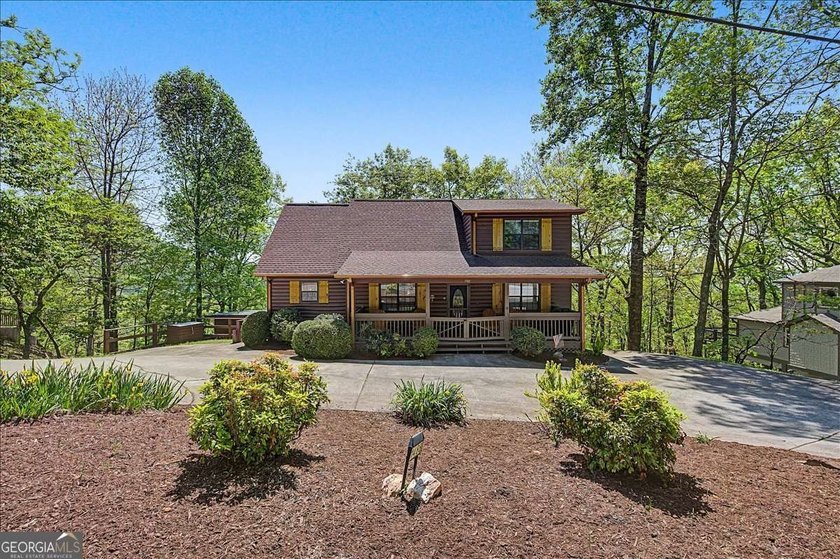 This spectacular North Georgia mountain retreat has been - photo 5