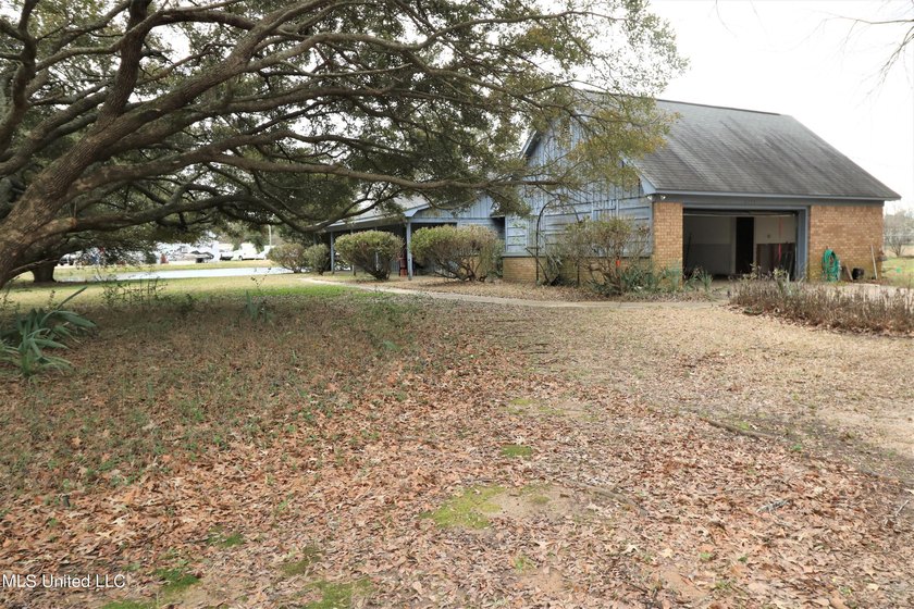 2.92 acres zoned C-3 Commercial in the City of Flowood. Property - photo 2