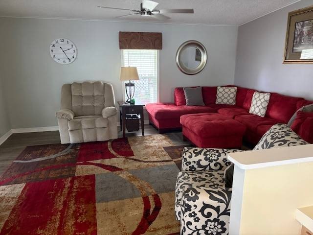 Move right into this beautifully updated 2-bedroom, 2-bath - photo 7