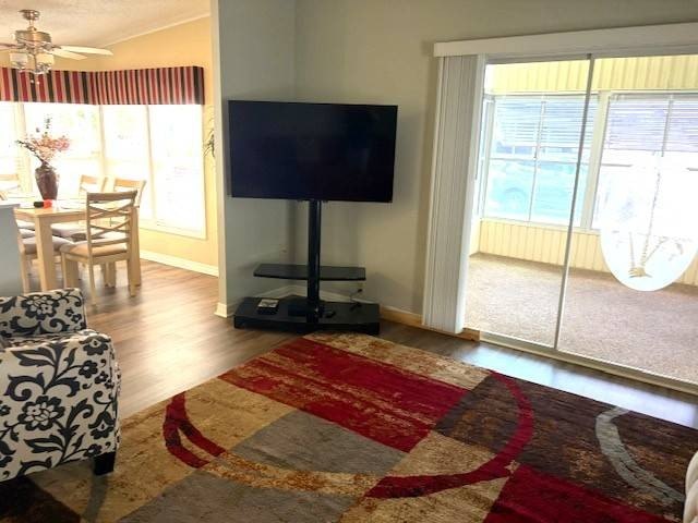 Move right into this beautifully updated 2-bedroom, 2-bath - photo 9