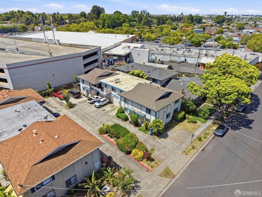 Exceptional investment opportunity in the heart of Hayward! This - photo 11