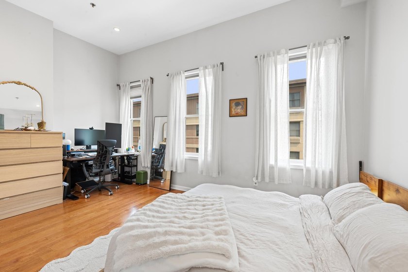 Welcome to this beautifully maintained, 861-square-foot - photo 12