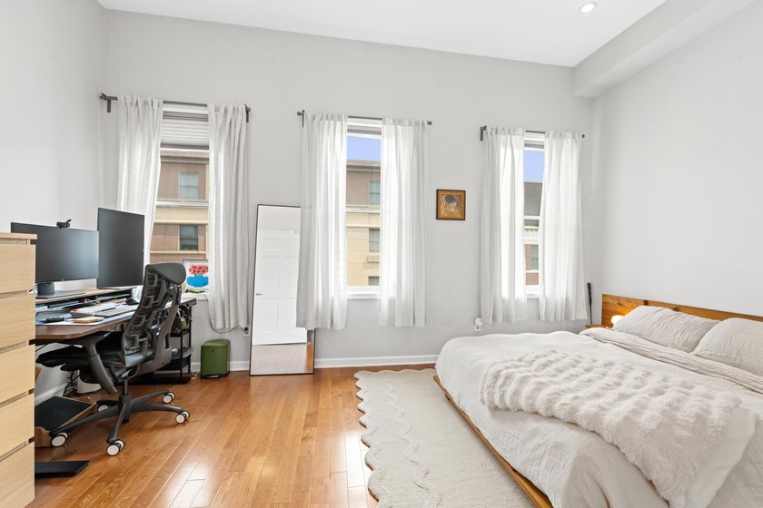 Welcome to this beautifully maintained, 861-square-foot - photo 13