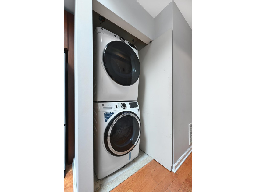 Welcome to this beautifully maintained, 861-square-foot - photo 17