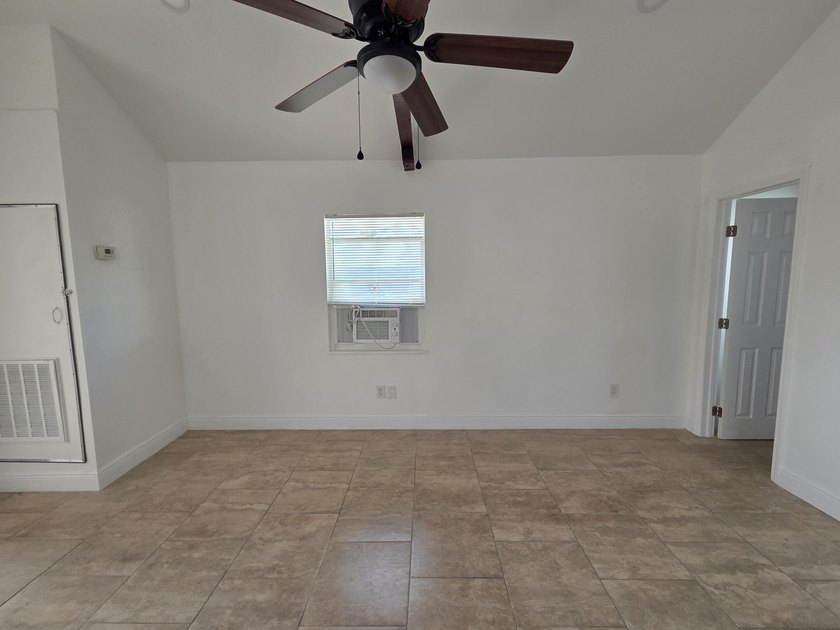 WELCOME TO A GREAT SINGLE FAMILY HOME WITH 2 BEDROOMS AND 1 BATH - photo 24