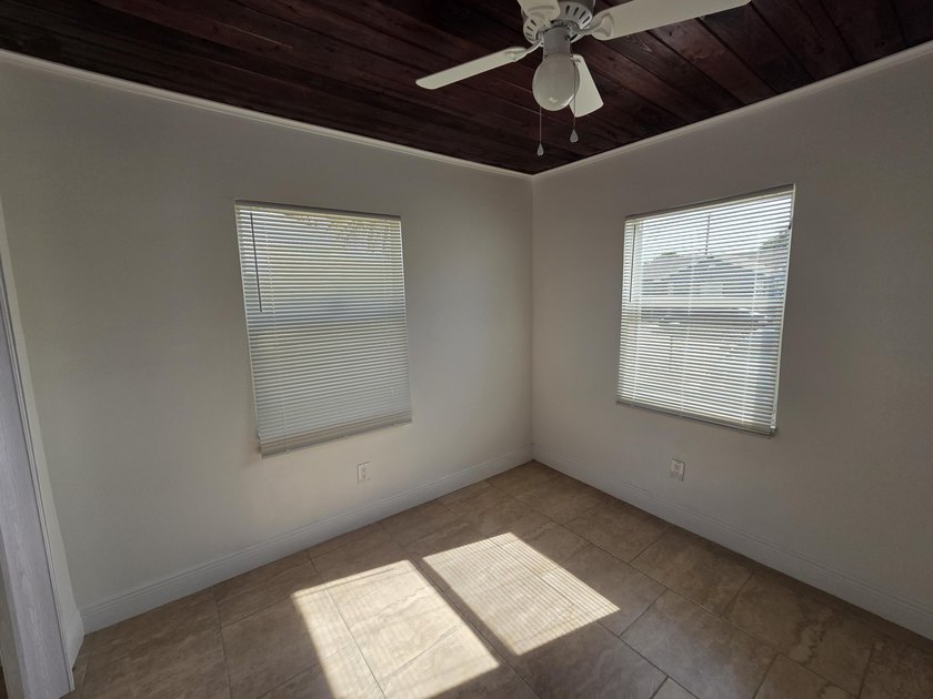 WELCOME TO A GREAT SINGLE FAMILY HOME WITH 2 BEDROOMS AND 1 BATH - photo 25