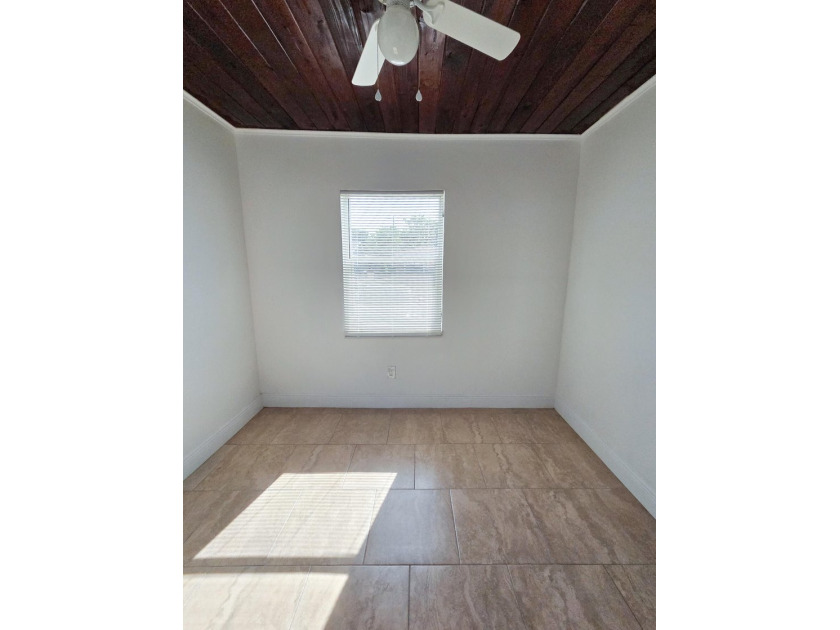 WELCOME TO A GREAT SINGLE FAMILY HOME WITH 2 BEDROOMS AND 1 BATH - photo 29