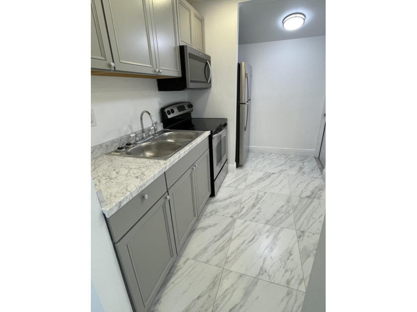 WELCOME TO A GREAT SINGLE FAMILY HOME WITH 2 BEDROOMS AND 1 BATH - photo 37
