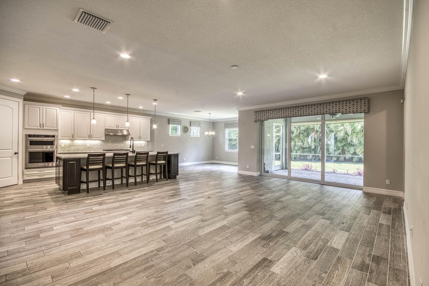 Outstanding New Price! This unique and highly sought-after - photo 3