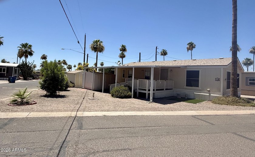 **ALL AGES with LOW lot rent** Welcome Home! Spacious corner-lot - photo 5