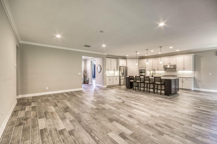 Outstanding New Price! This unique and highly sought-after - photo 5