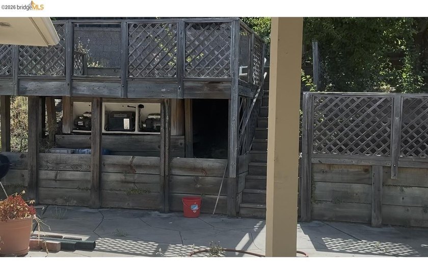 Perched in a prime Oakland location, 618 Prospect Avenue - photo 7