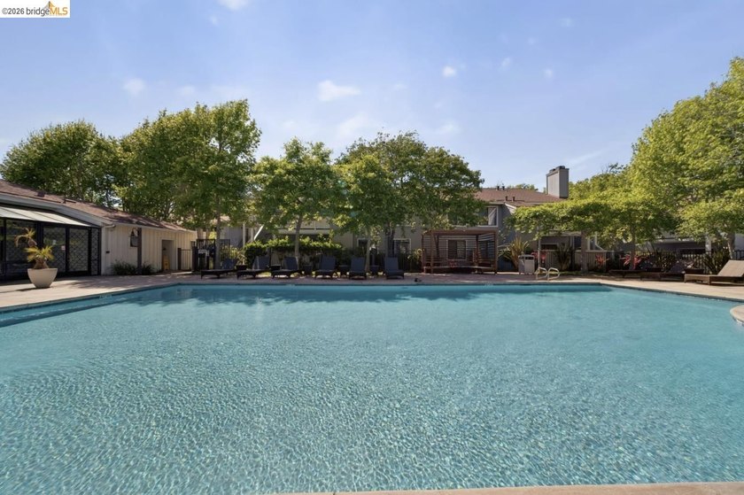 What an opportunity!! Come and see this one bedroom condo in - photo 23