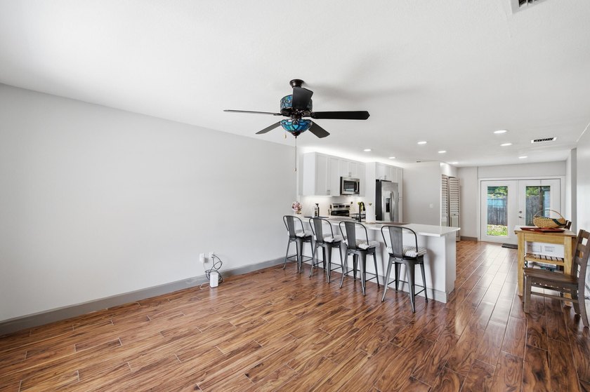 Welcome home to this beautifully updated 3-bedroom, 2-bath - photo 2