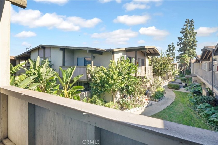 Experience comfort and coastal calm in this beautifully situated - photo 5
