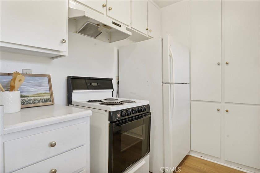 Experience comfort and coastal calm in this beautifully situated - photo 9