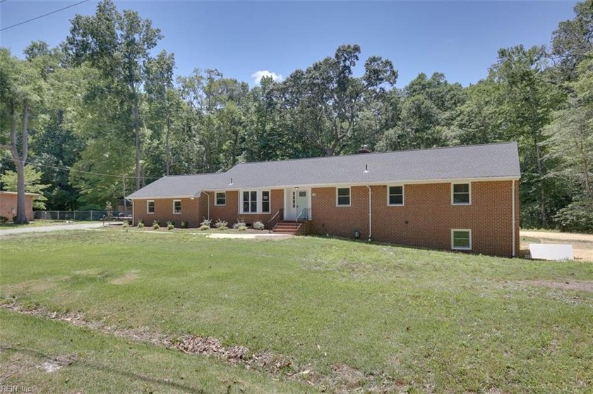 Highly desirable Marlbank Farm Community is where you will find - photo 3